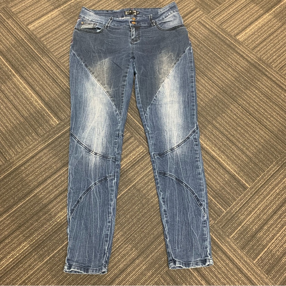 Sean John Woman’s Dark Wash Skinny Jeans.‎ Size 30.